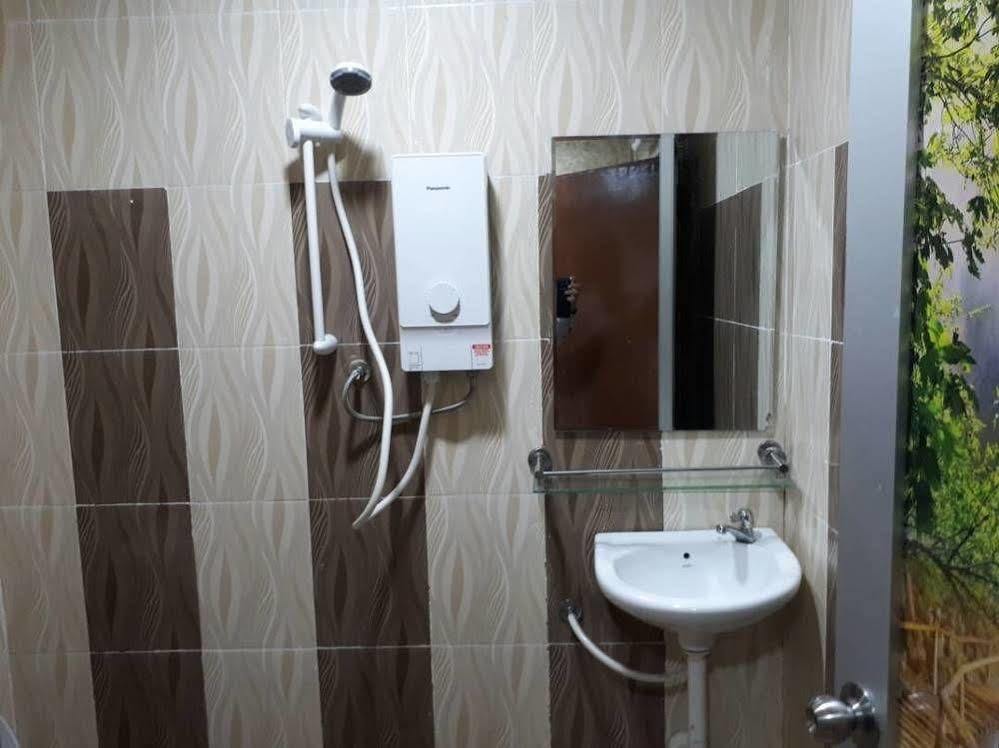 Putra Heights New Wave Hotel Subang Jaya Esterno foto